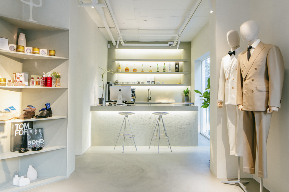 首尔白色与原木高级男装店 尽显简约魅力-3