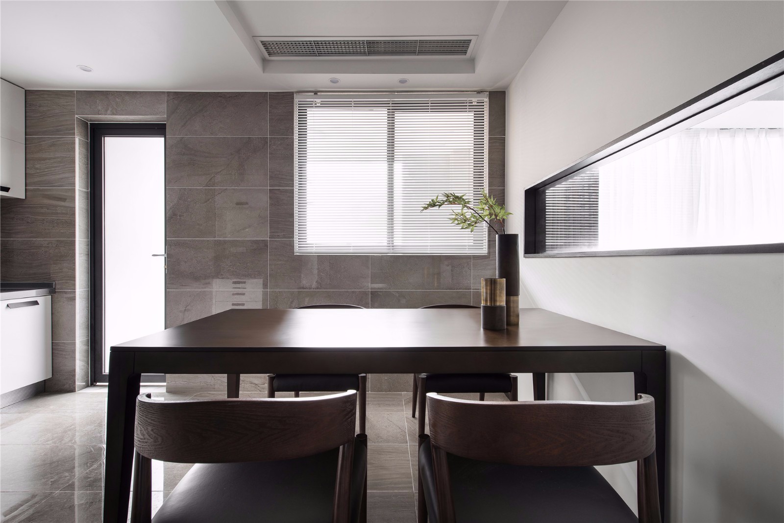 简约现代住宅的温馨美学-13