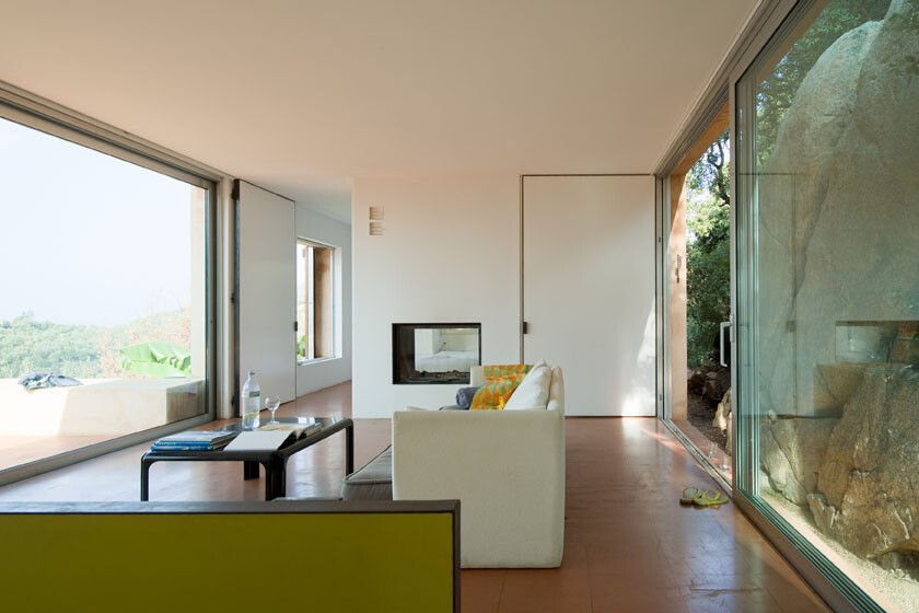 瑞士岩石景观中的移动墙体住宅-19