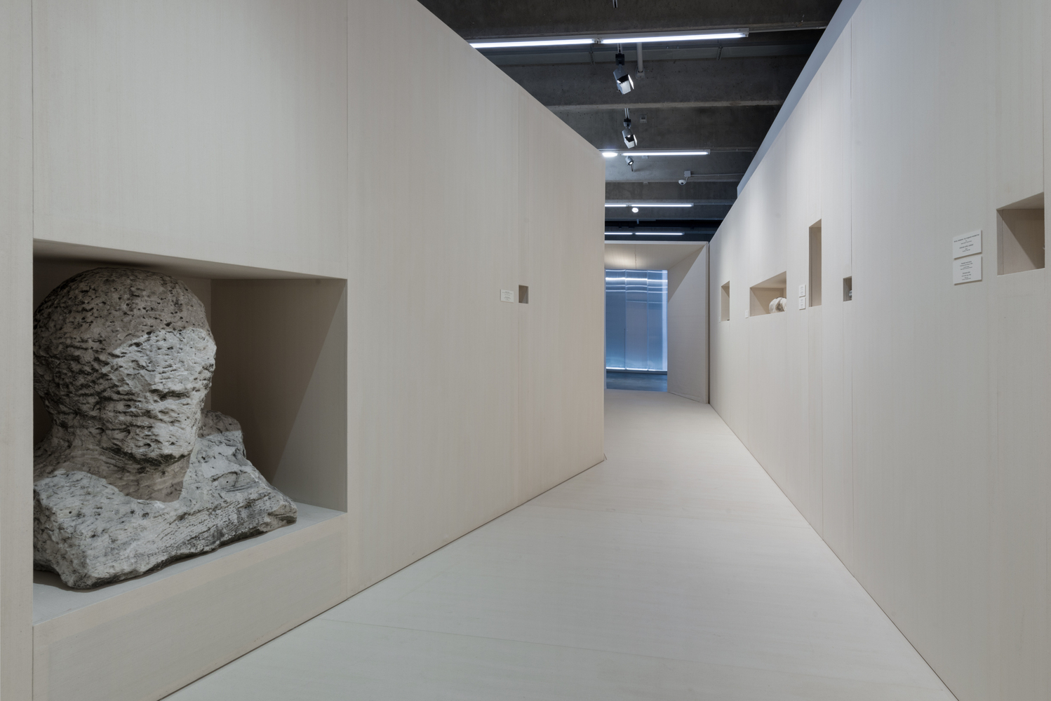 莫斯科车库博物馆“现在进行时”展览-25