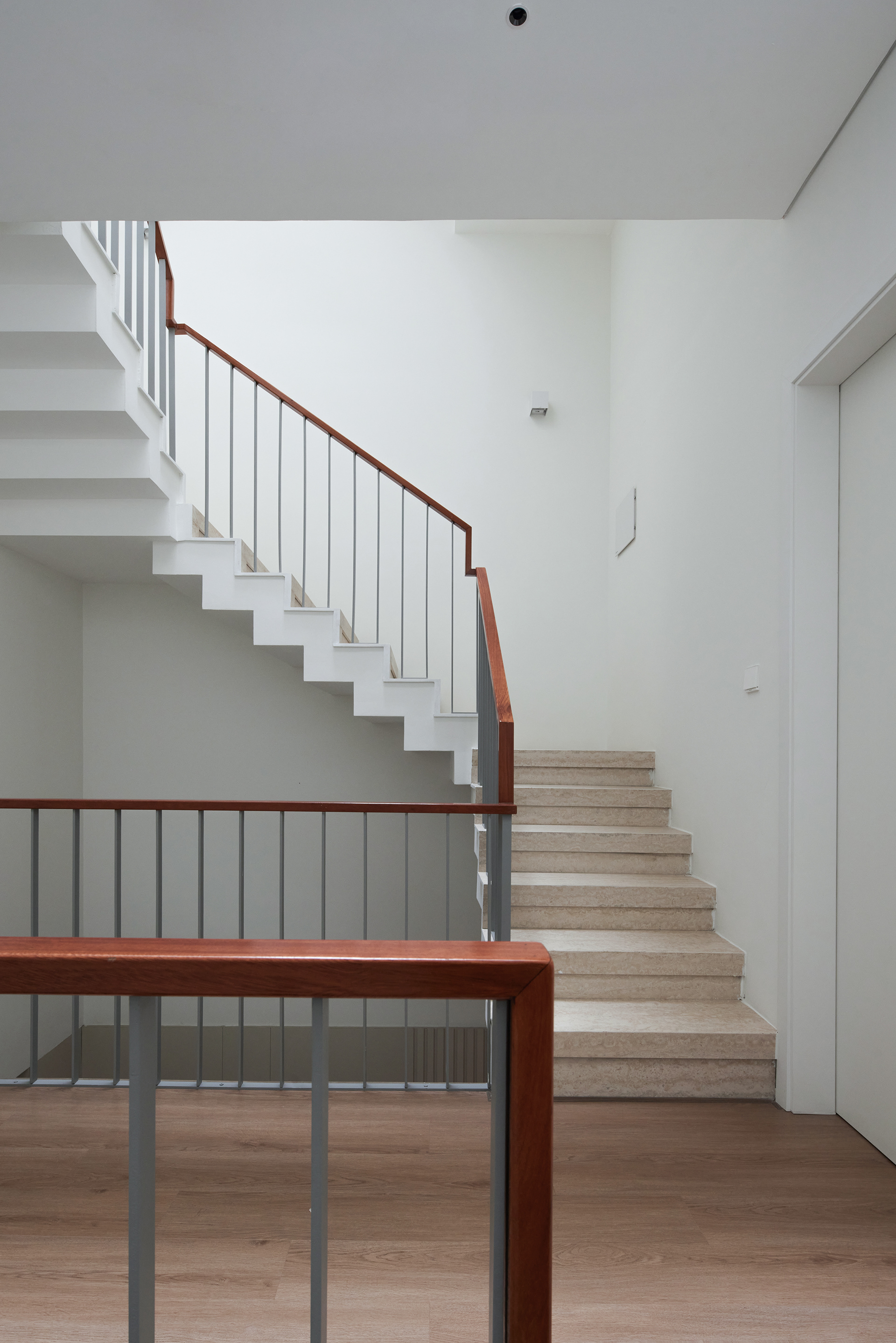 仁义之家;义之家(这里Yen Nghia可能对应越南语的Nhân nghĩa,是仁义的意思,在没有更多背景的情况下推测翻译,Yen Nghia直接音译可成延义等,但音译表意不明确,凭借较常见越南语语义选择意译) 丨越南河内-19