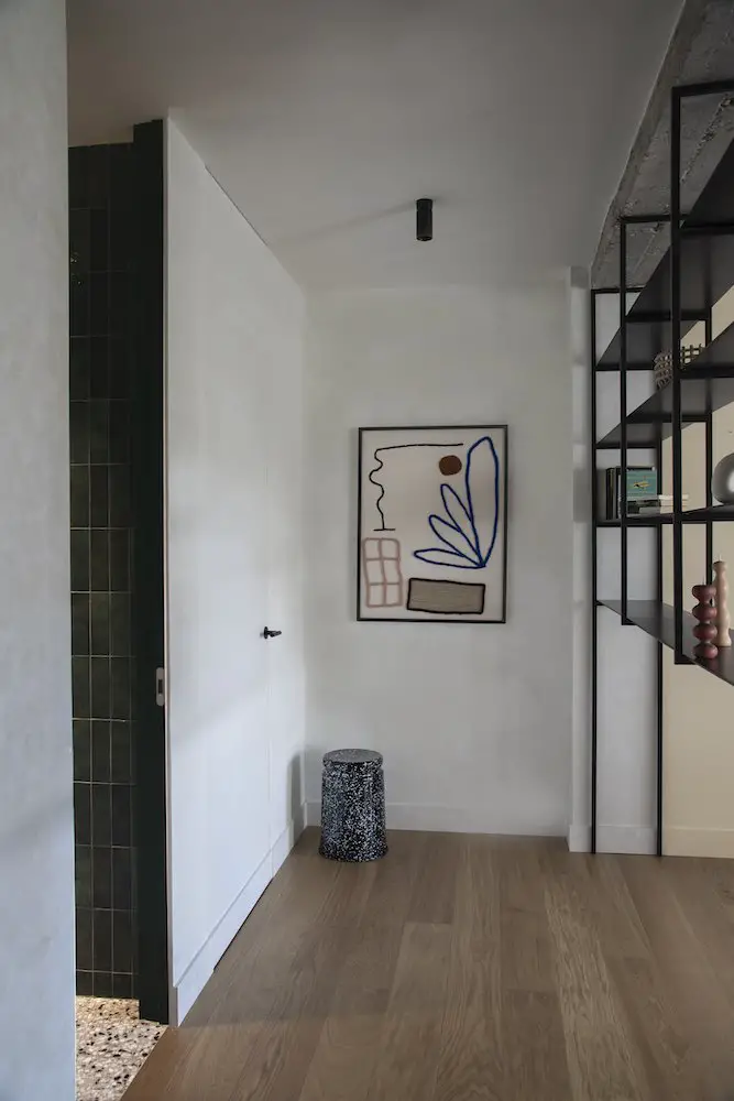 马德里绿色厨房与原始混凝土的时尚公寓设计-10