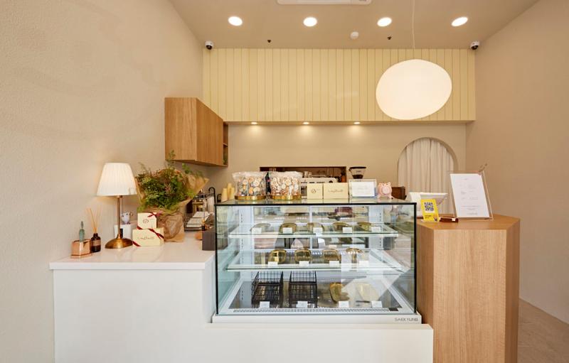 10 坪甜品店，打造简约可爱氛围-4