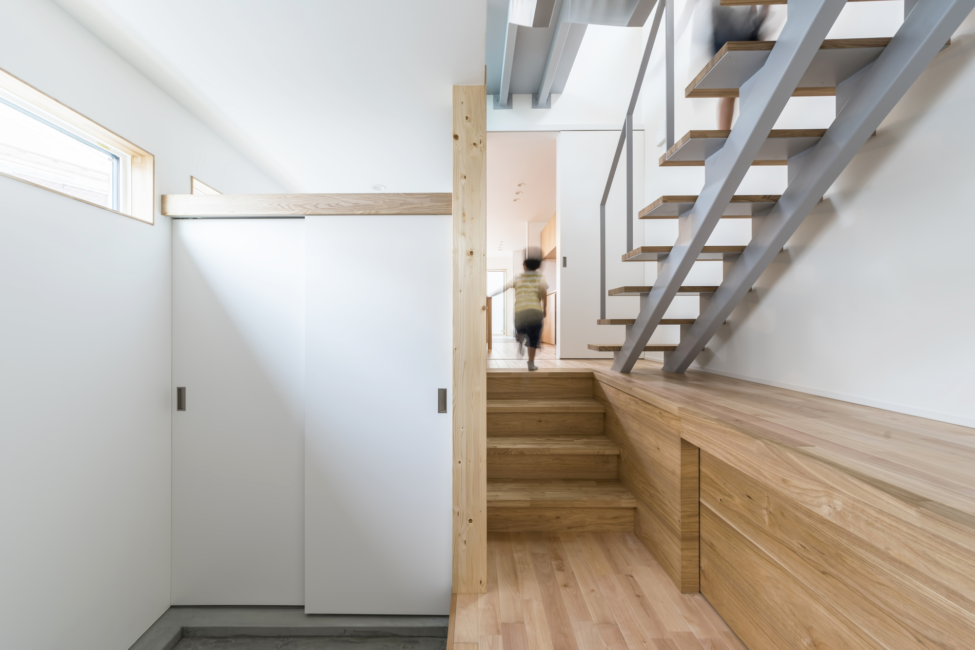 House With 3 Shed Roofs / 416 Architects-33