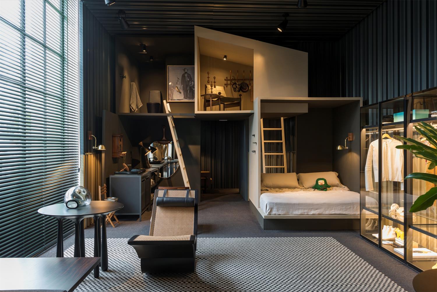 幻境之居 · Leo Romano 的“魔法墙壁”-1