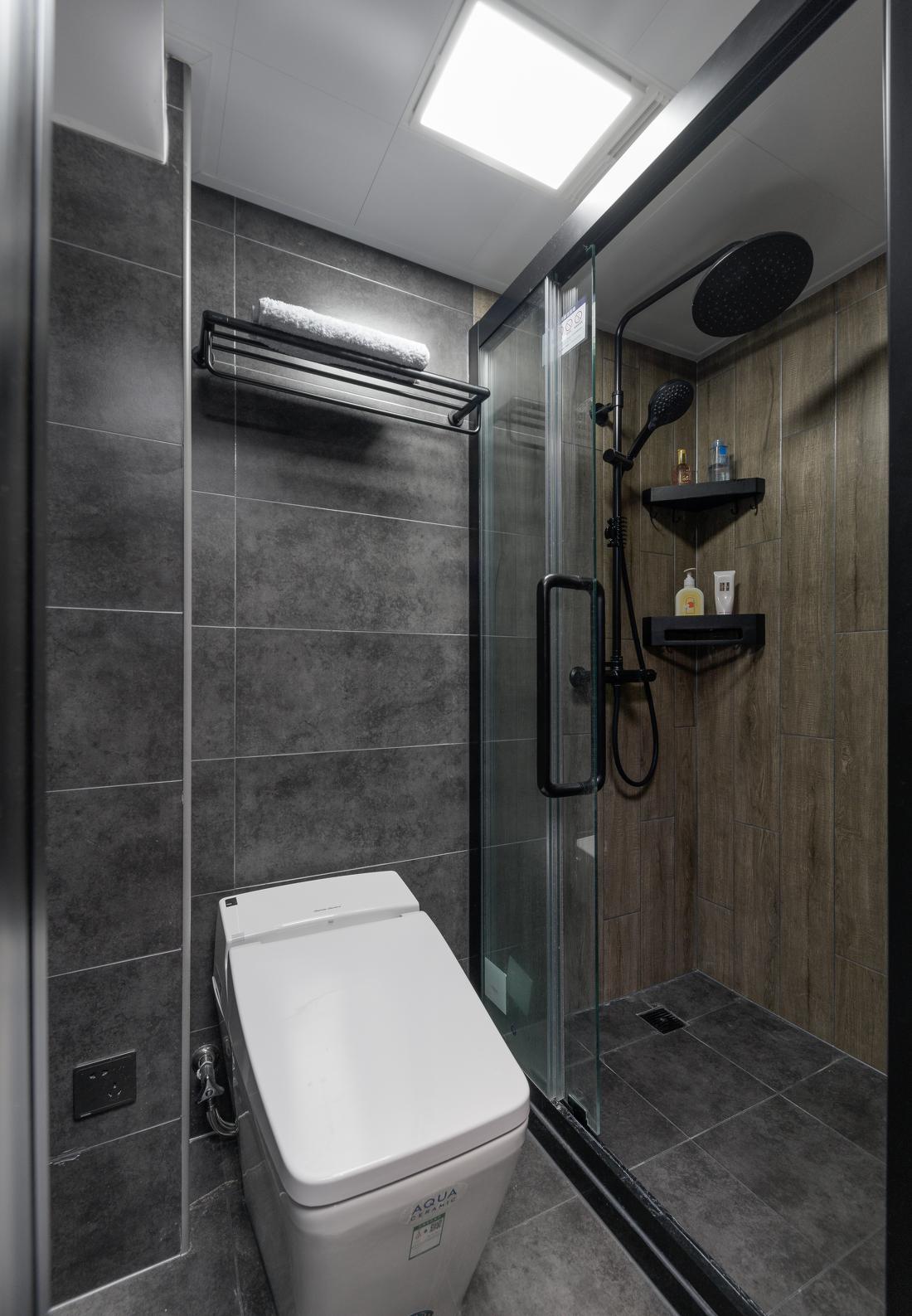 工业风极简温馨小家设计-51