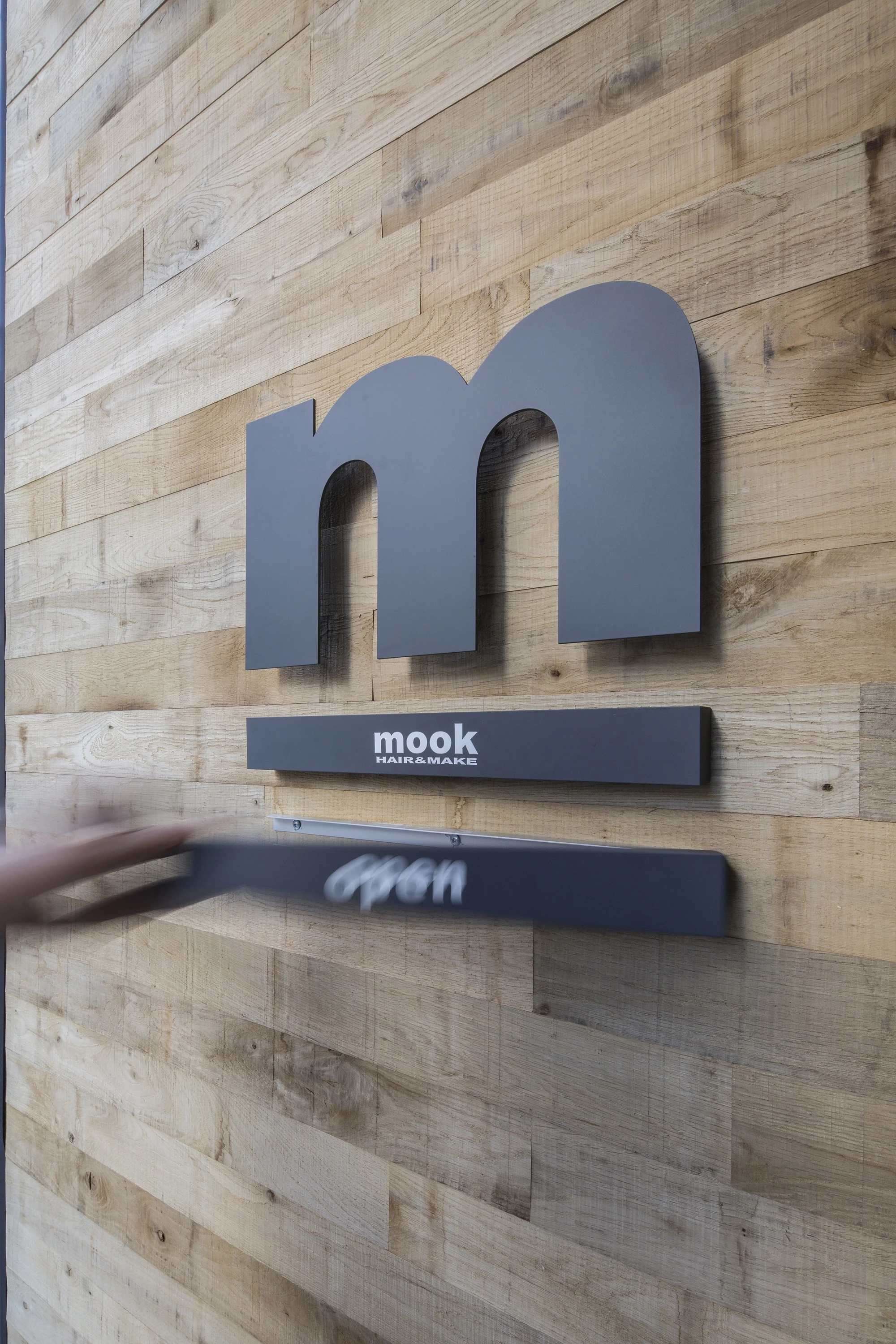 大阪"洞穴"发廊-11