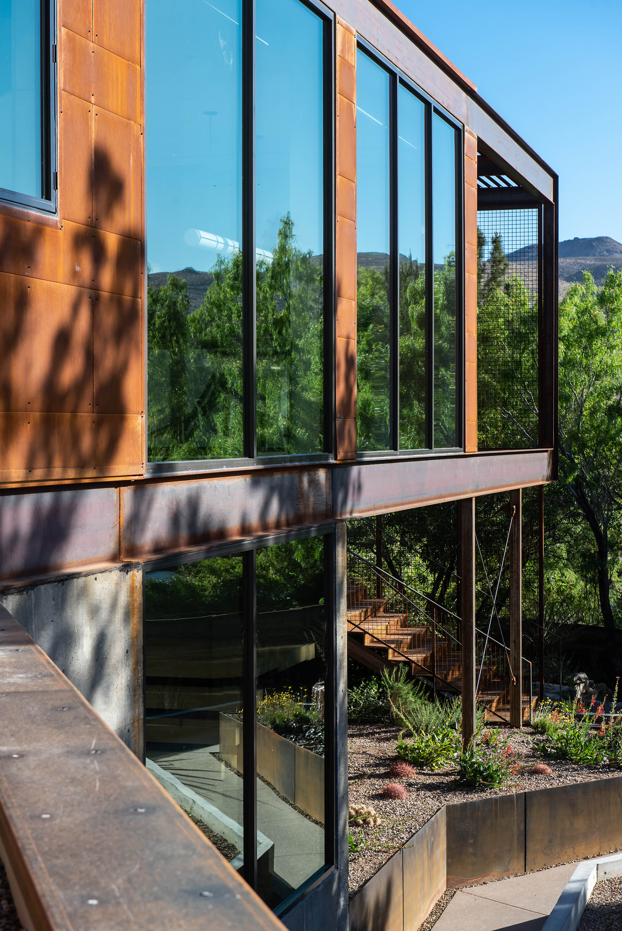 minimum/MAXIMUM | PUNCH-13