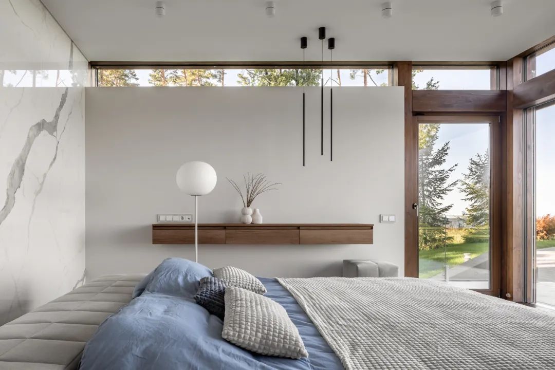 自然融合极简别墅丨Irina Karlikova-19