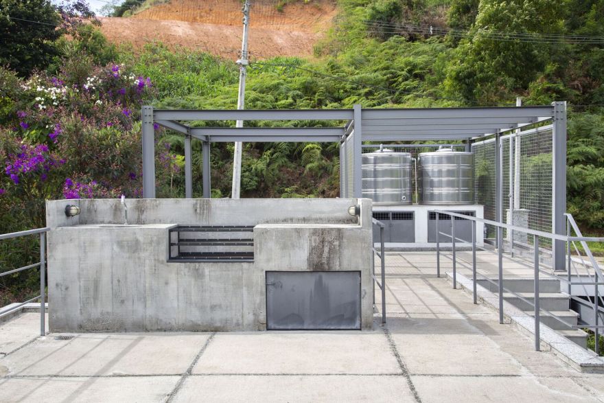 巴西伊普·阿马雷罗住宅丨科拉·马德尔-8