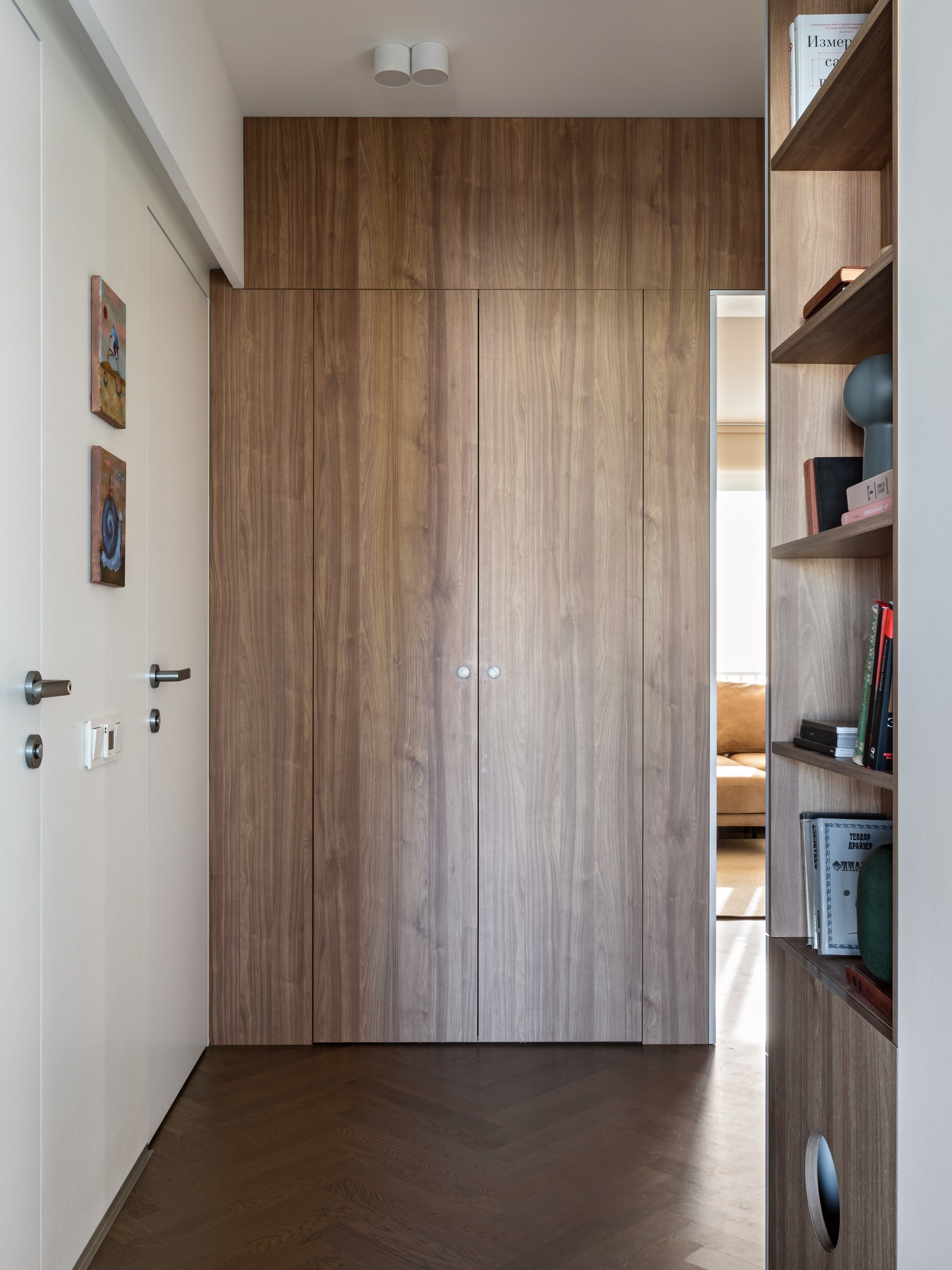 明快蓝色调,打造温馨宜居的现代公寓-30