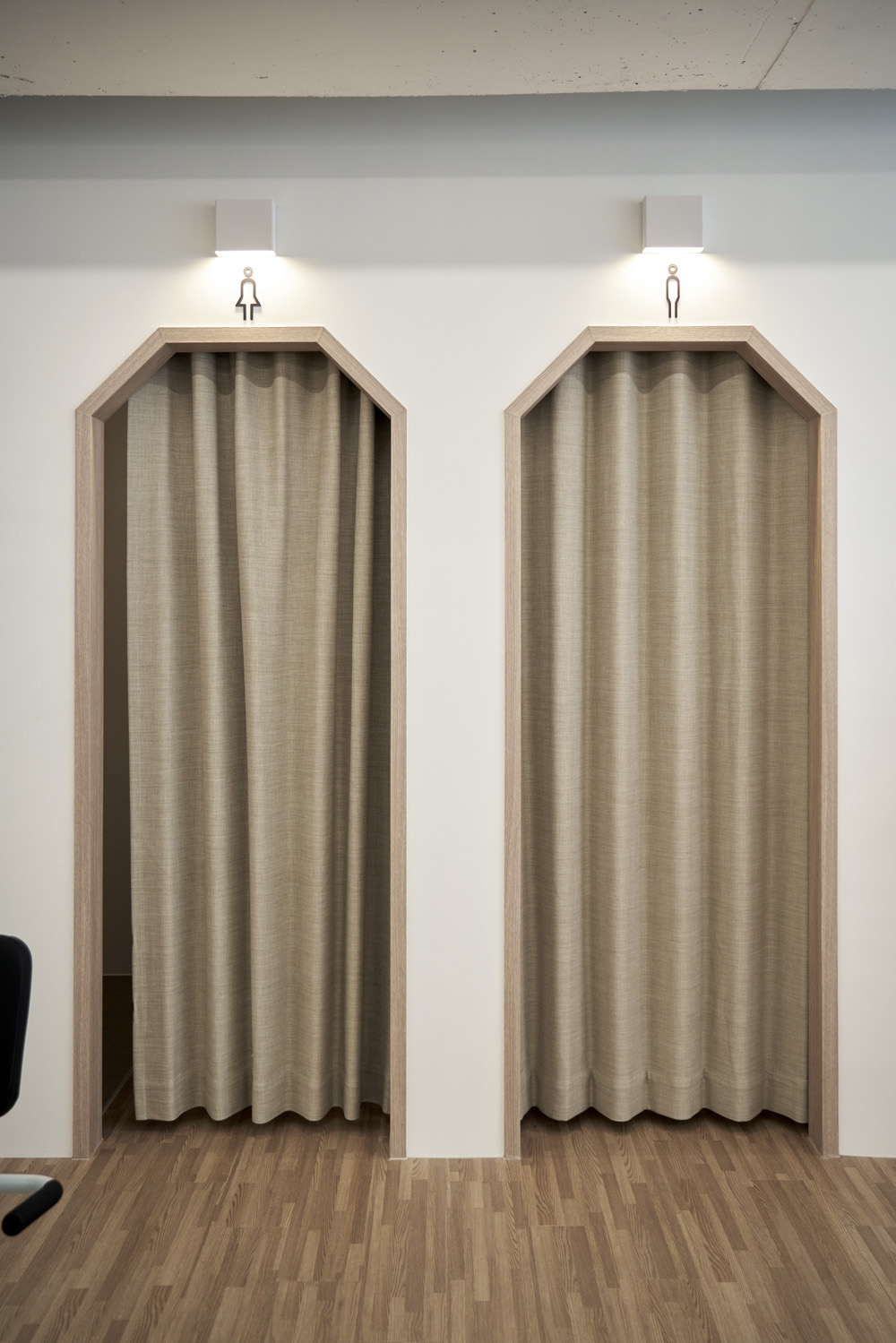 40 平简约双色调皮具店设计，尽显北欧风情-13