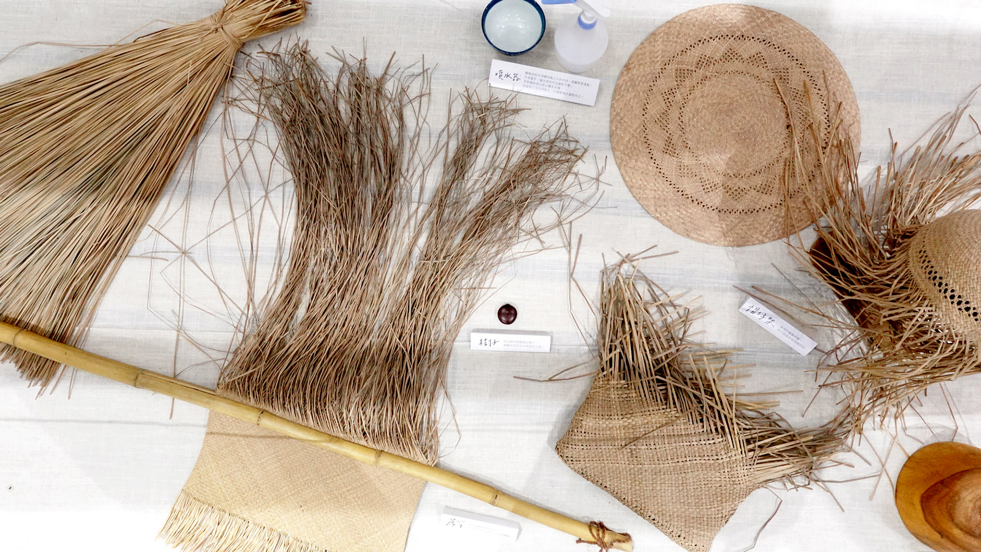 静止的工作室【蔺草飘香】│展览设计丨好位子团队-17