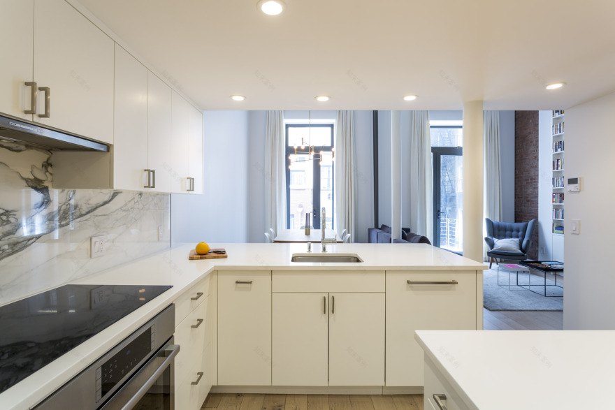 east 10th street triplex-8