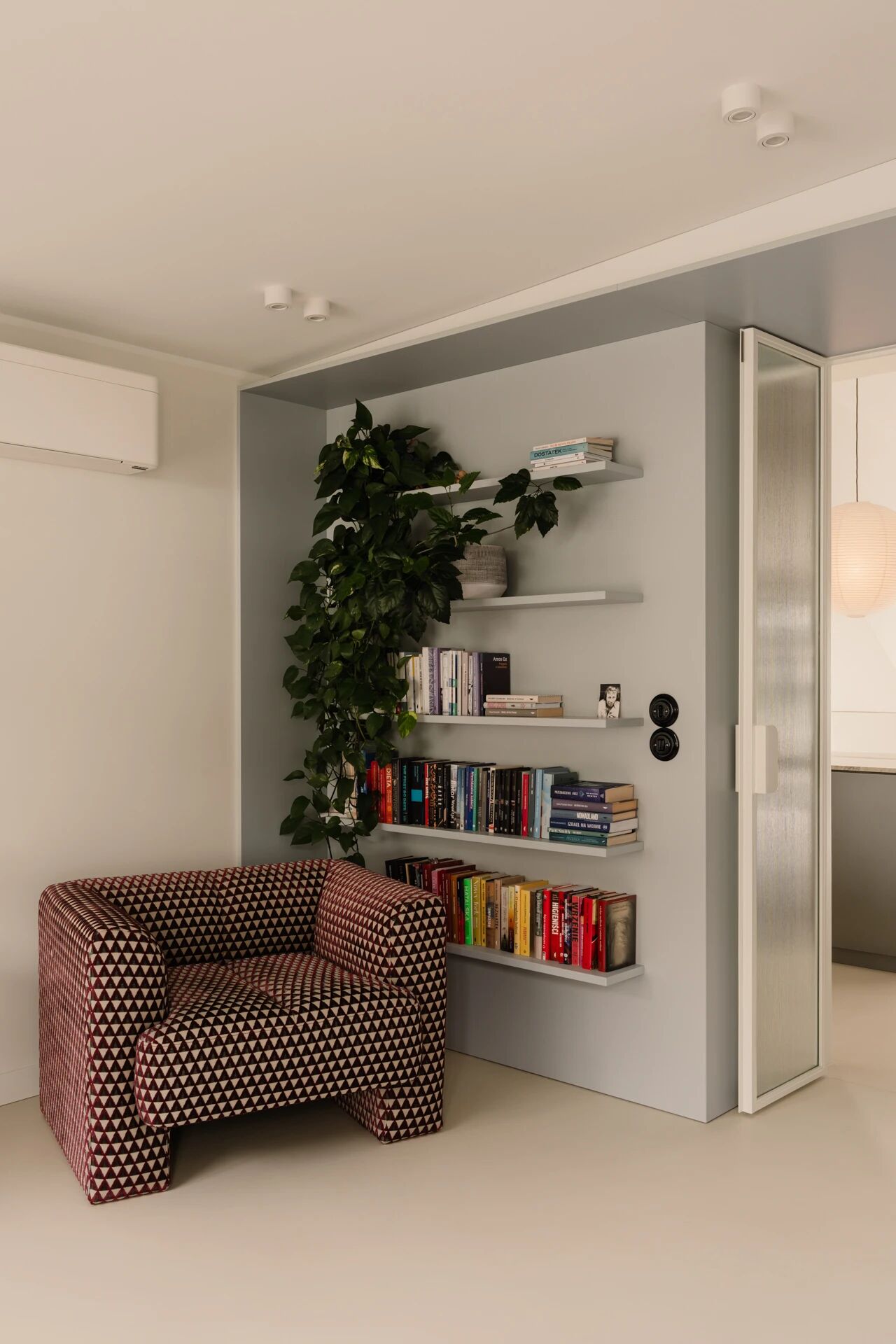 One Desk/一位男生的75㎡独居宅-18