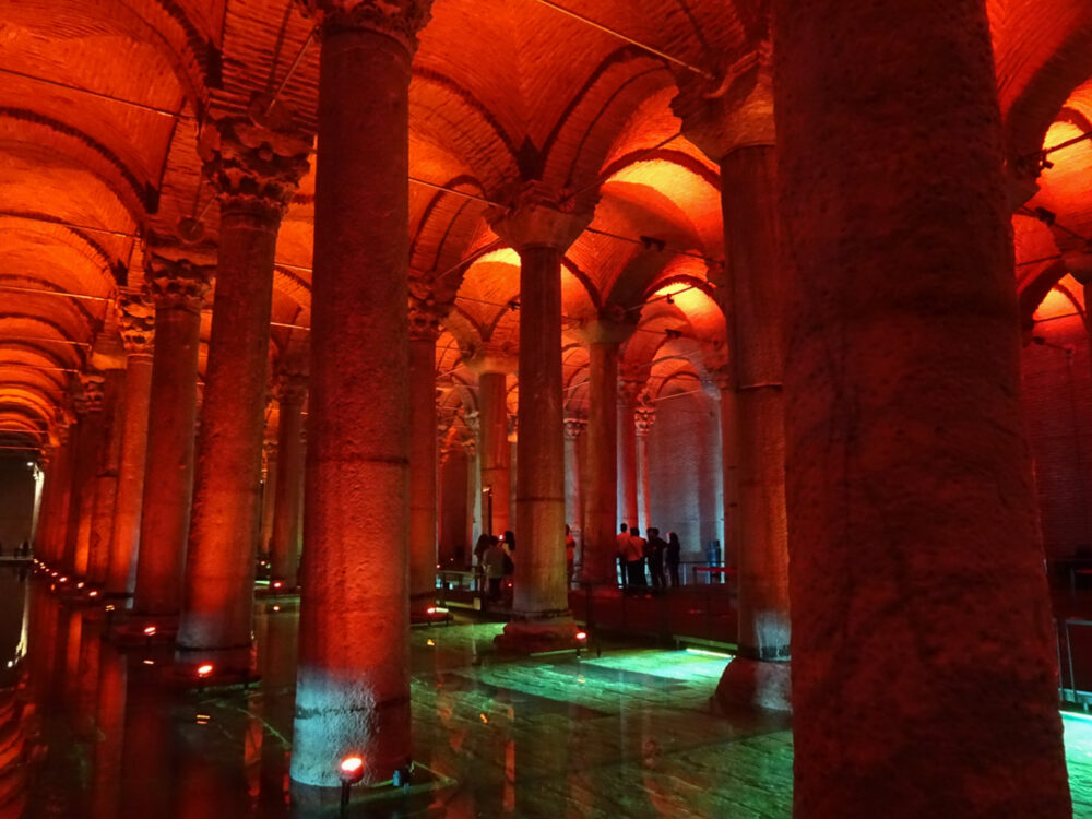 イスタンブールの地下宮殿(伊斯坦布尔的地下宫殿)丨不明-57