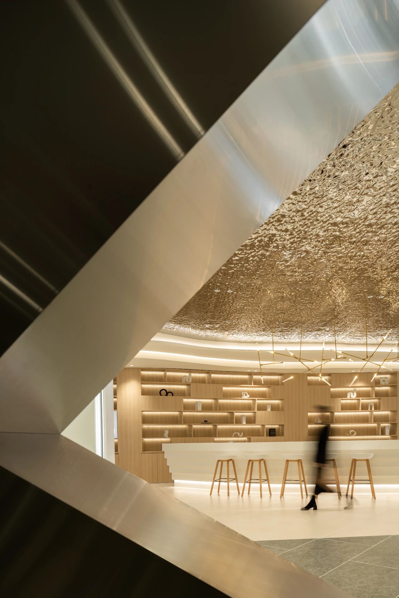 BMW 宝马前海客户体验中心丨中国深圳丨ARCHIHOPE 朱海博建筑设计事务所-24