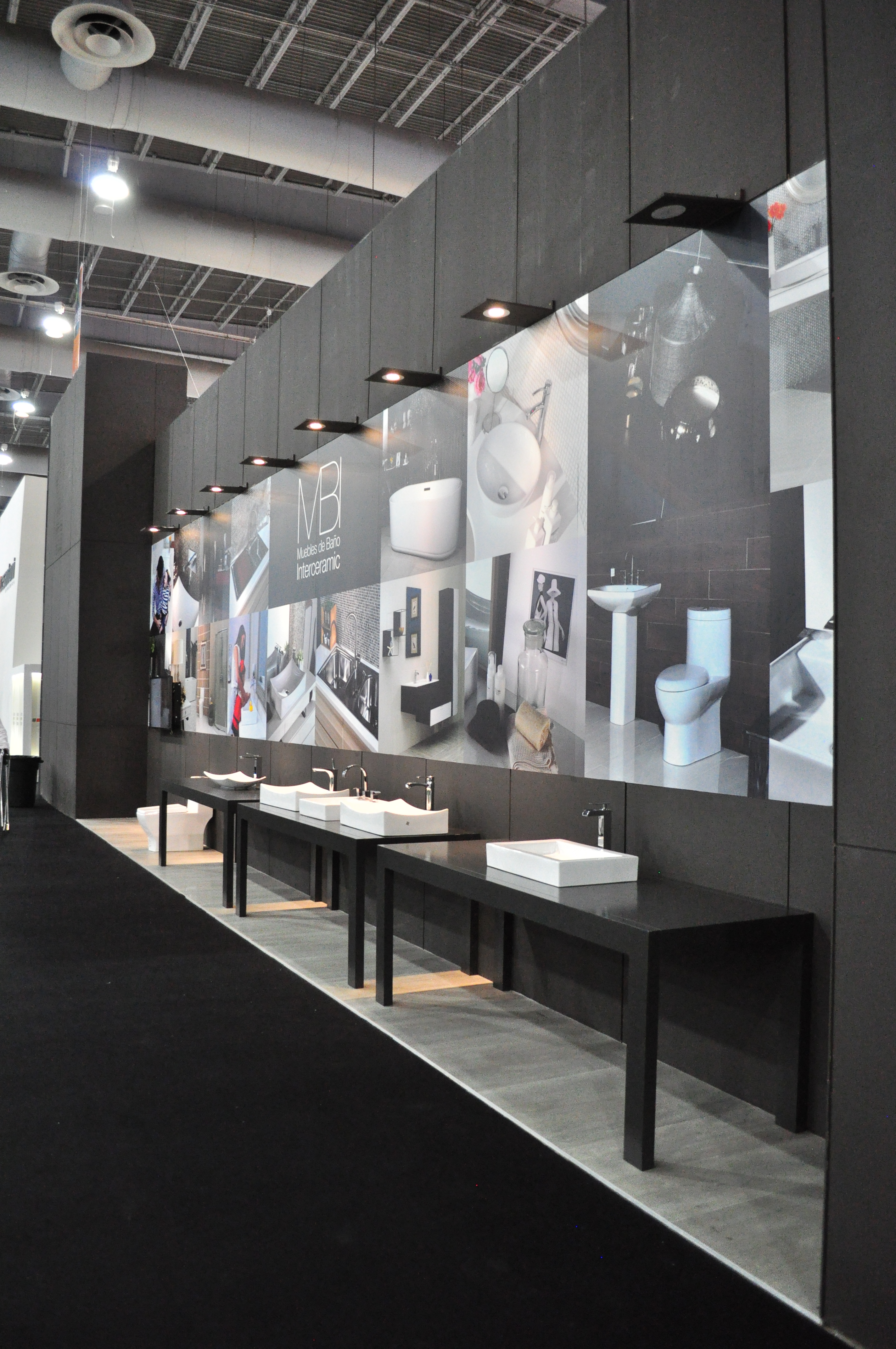2014 年 Expo Cihac 展位设计——Interceramic Design 的商用展示空间-14