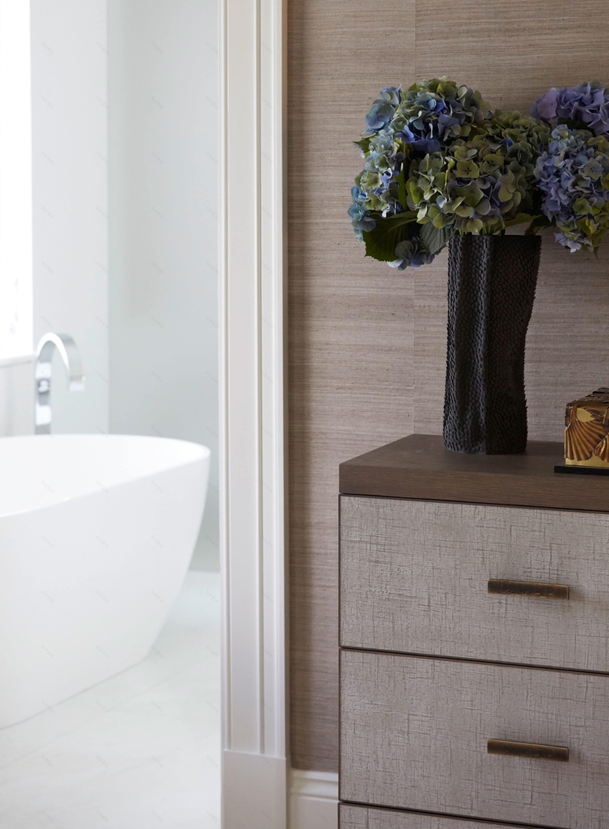 How to Bring Nature Indoors with Fresh Cut Flowers | Helen Green Design-1