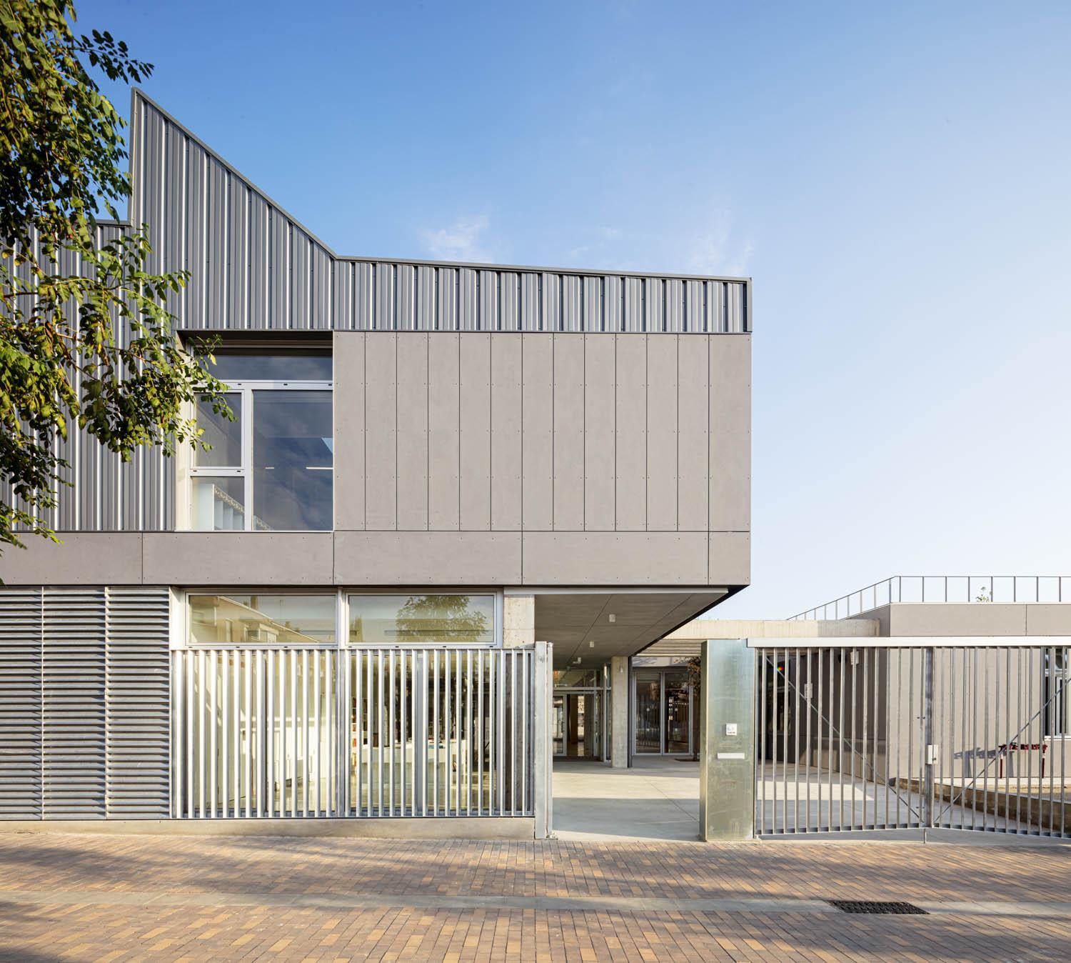 西班牙 Sant Fruitós 教育建筑丨西班牙巴塞罗那丨Adrià Goula-8