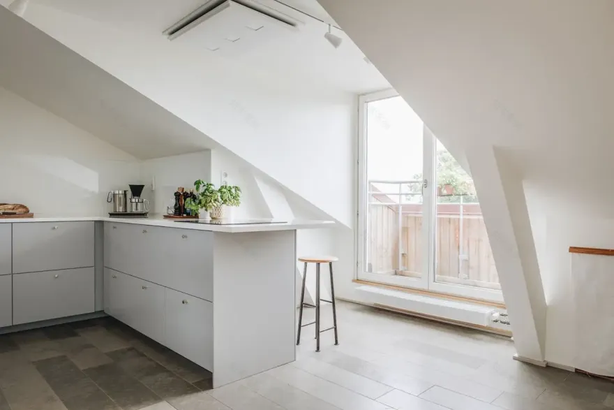 瑞典顶层复式公寓的露天阳台设计-10