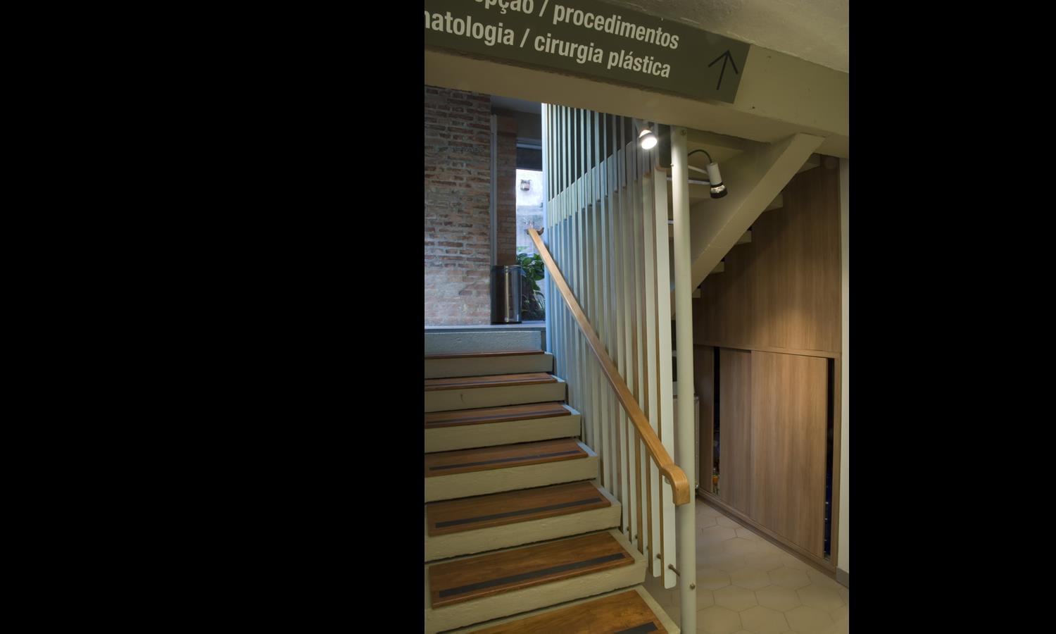 巴西 Clínica Arruda · 住宅改造的医院设计典范-10