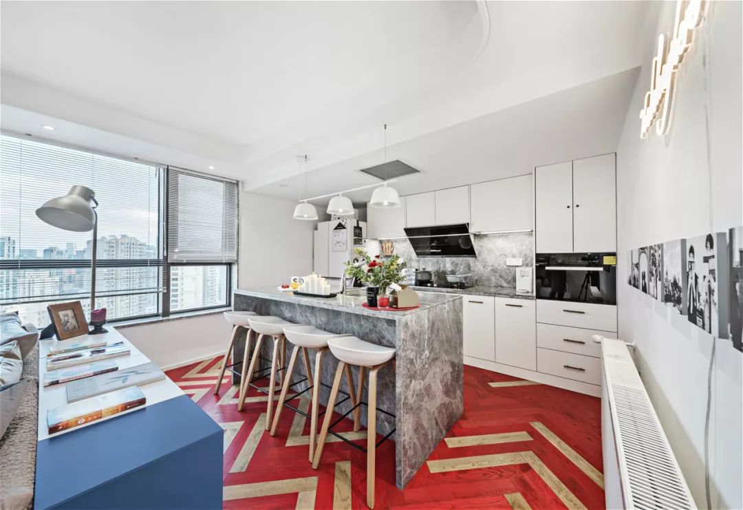 好酷！上海潮爸辣妈的92㎡Loft，后现代“悬浮”楼梯能做玄关能储物，大写的服气！ 缤视智造-48