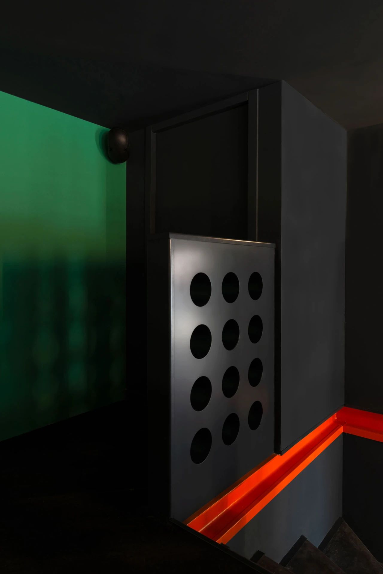 法国La Raffinerie Modernist啤酒吧-22