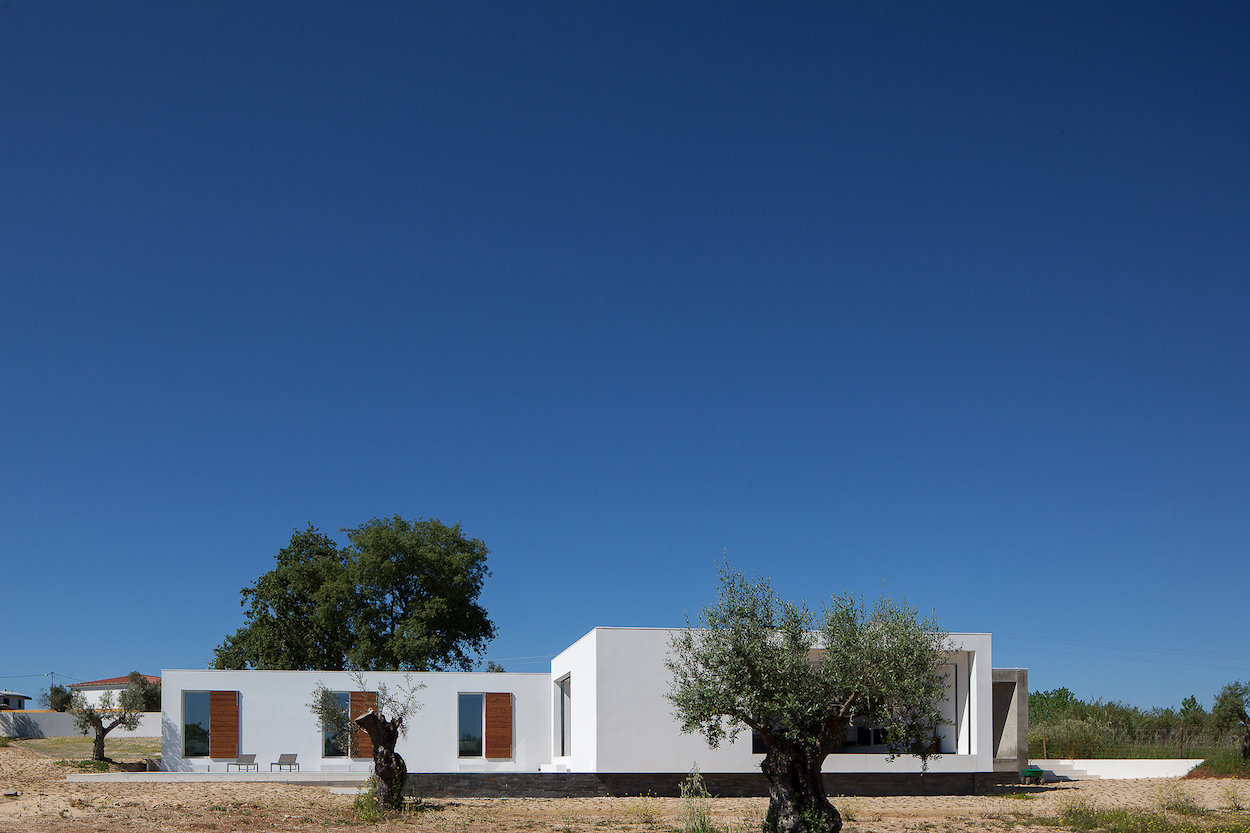 葡萄牙 Santarém 度假住宅 | 功能分区明确，自然光充足-22