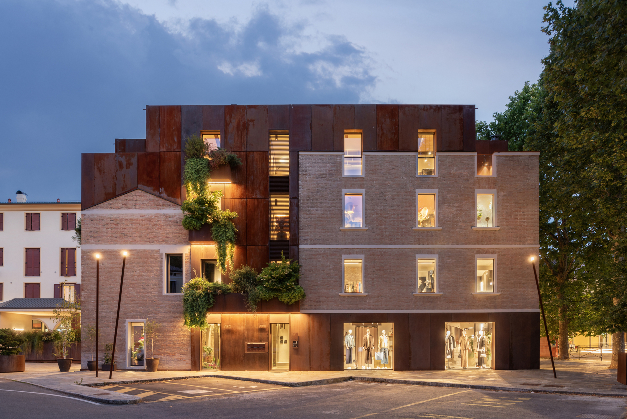 电动汽车概念店丨意大利丨Ambientevario-34