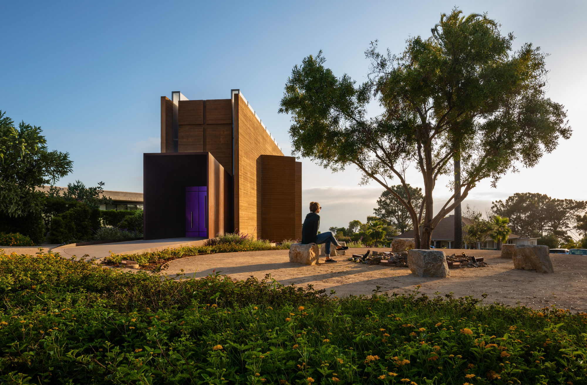 Point Loma Nazarene University Prescott Chapel / Carrier Johnson + Culture-19