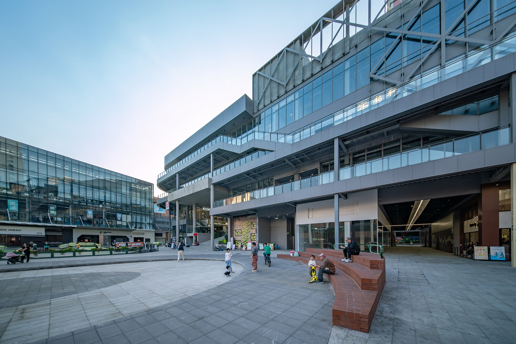 广州中大门「城市之丘THE HILLS」丨中国广州丨竖梁社悬亮子工作室-63