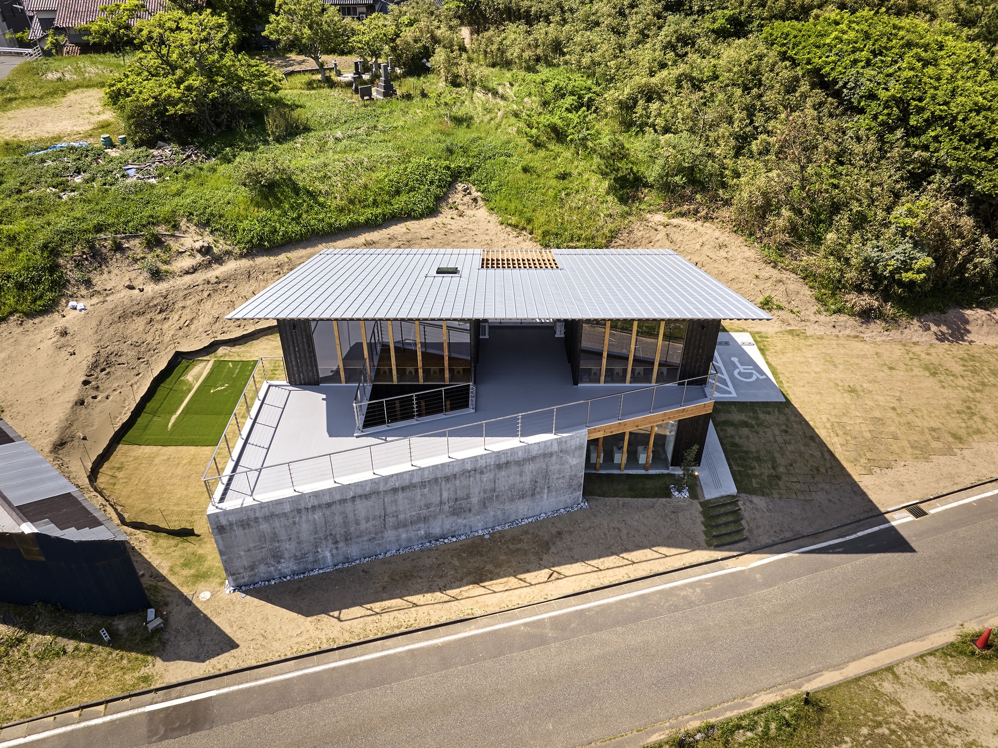 Kugami Terrace Sunset Cafe and Small Gallery / REPLUS Co.,Ltd-14