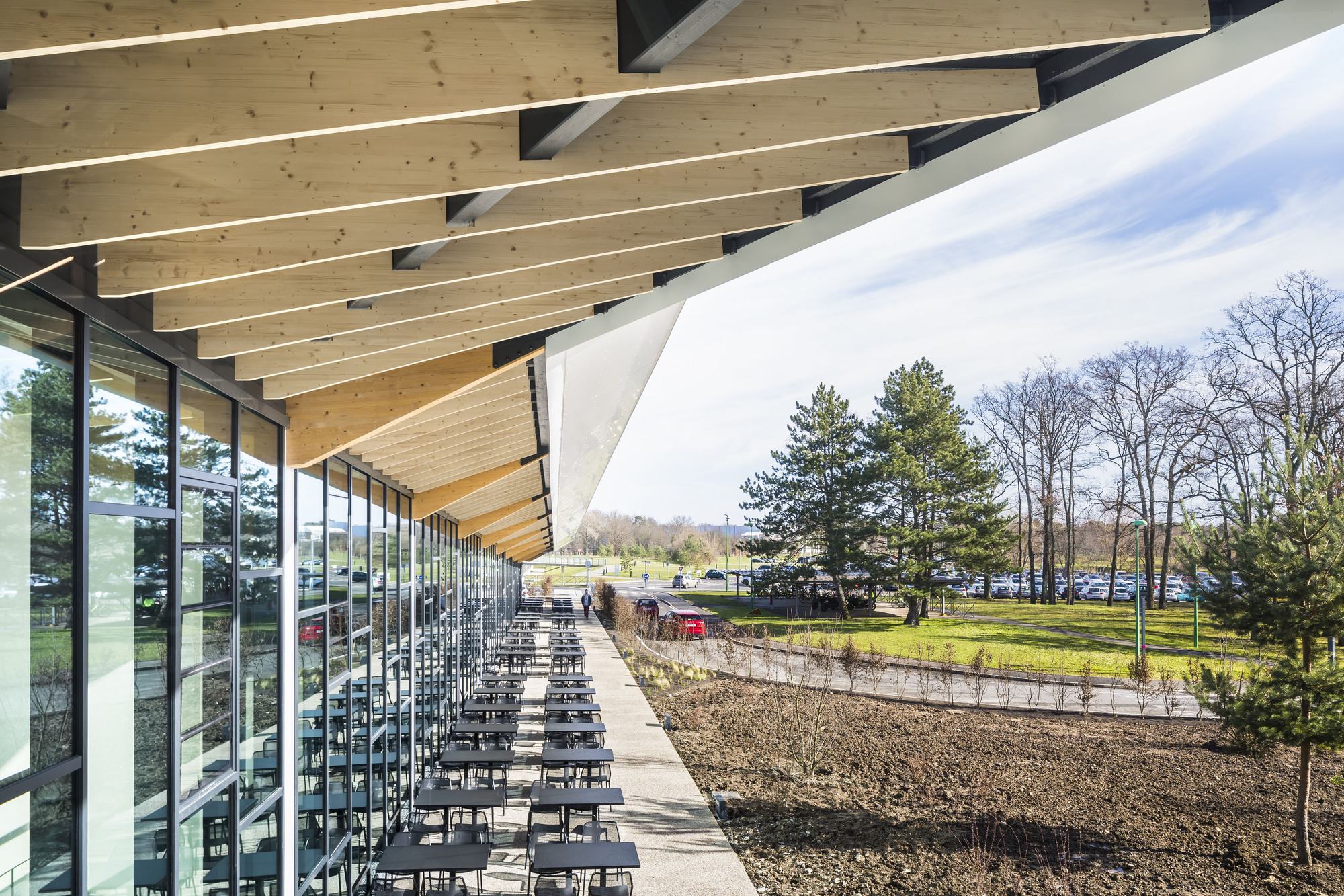 Parfums Christian Dior Company Restaurant  / Palissad Architectures-16