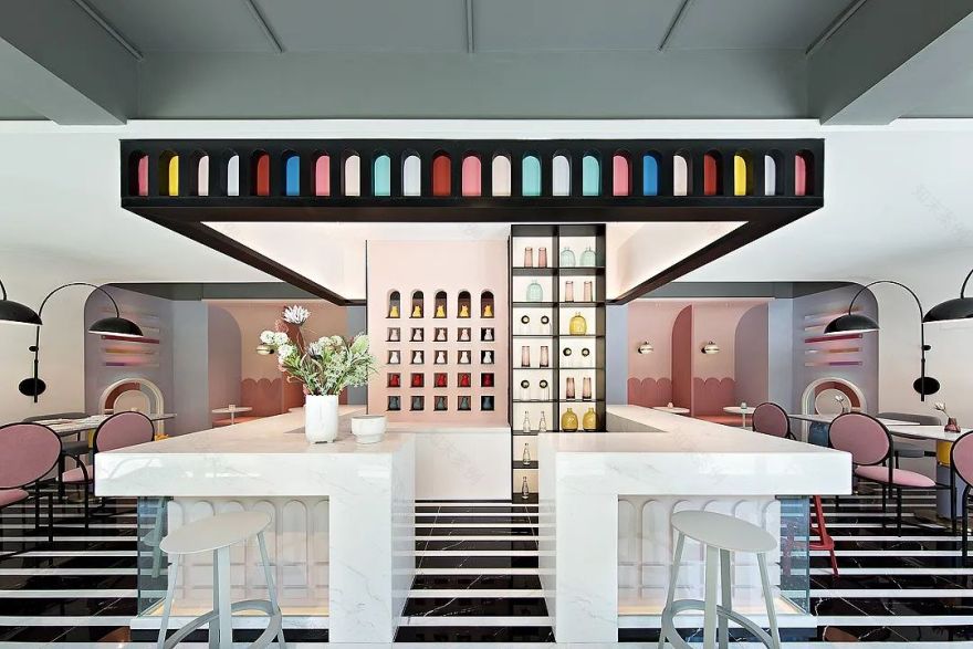 重庆金科天宸 63㎡孟菲斯风咖啡馆,设计巧妙融入多彩艺术元素-0