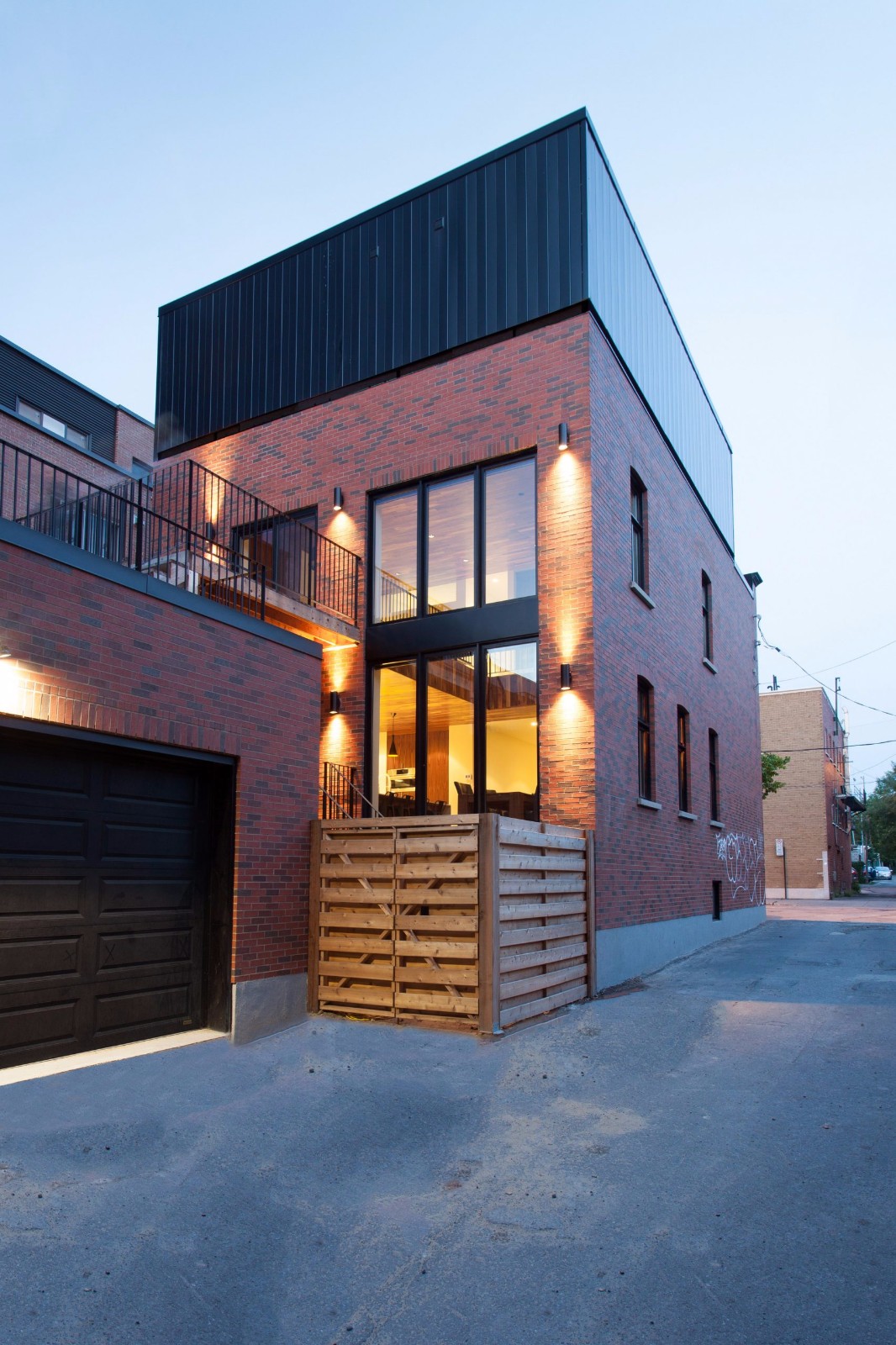 Appareil Architecture结合了两个蒙特利尔公寓，创造了一个家庭住宅-16