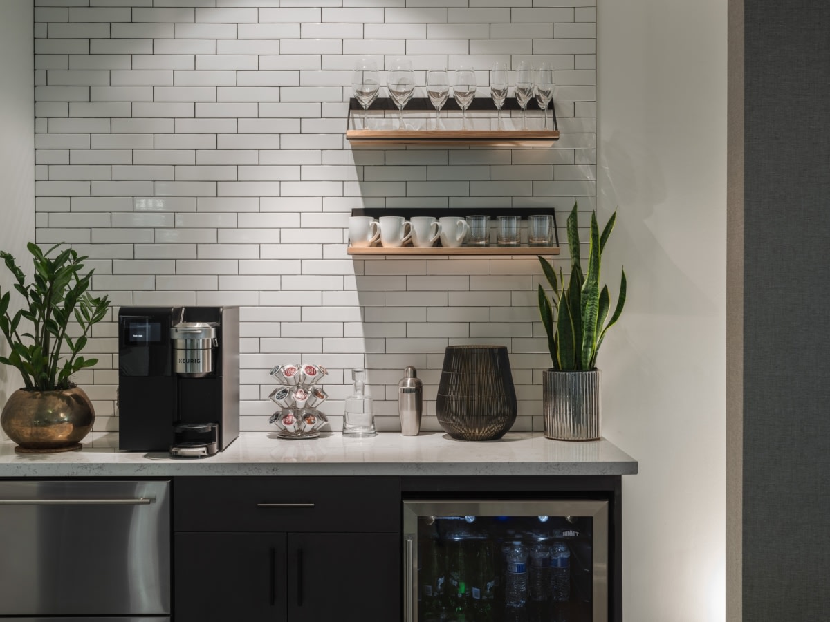 蓝色调的现代办公室设计丨美国亚利桑那丨EdgeQuarters-18