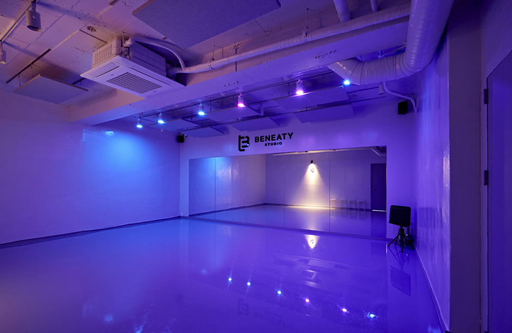 30 平米舞蹈工作室的极简设计魅力-5