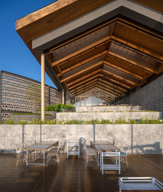 泰国“Baan Nhuer Nham”餐厅丨Looklen Architects-16