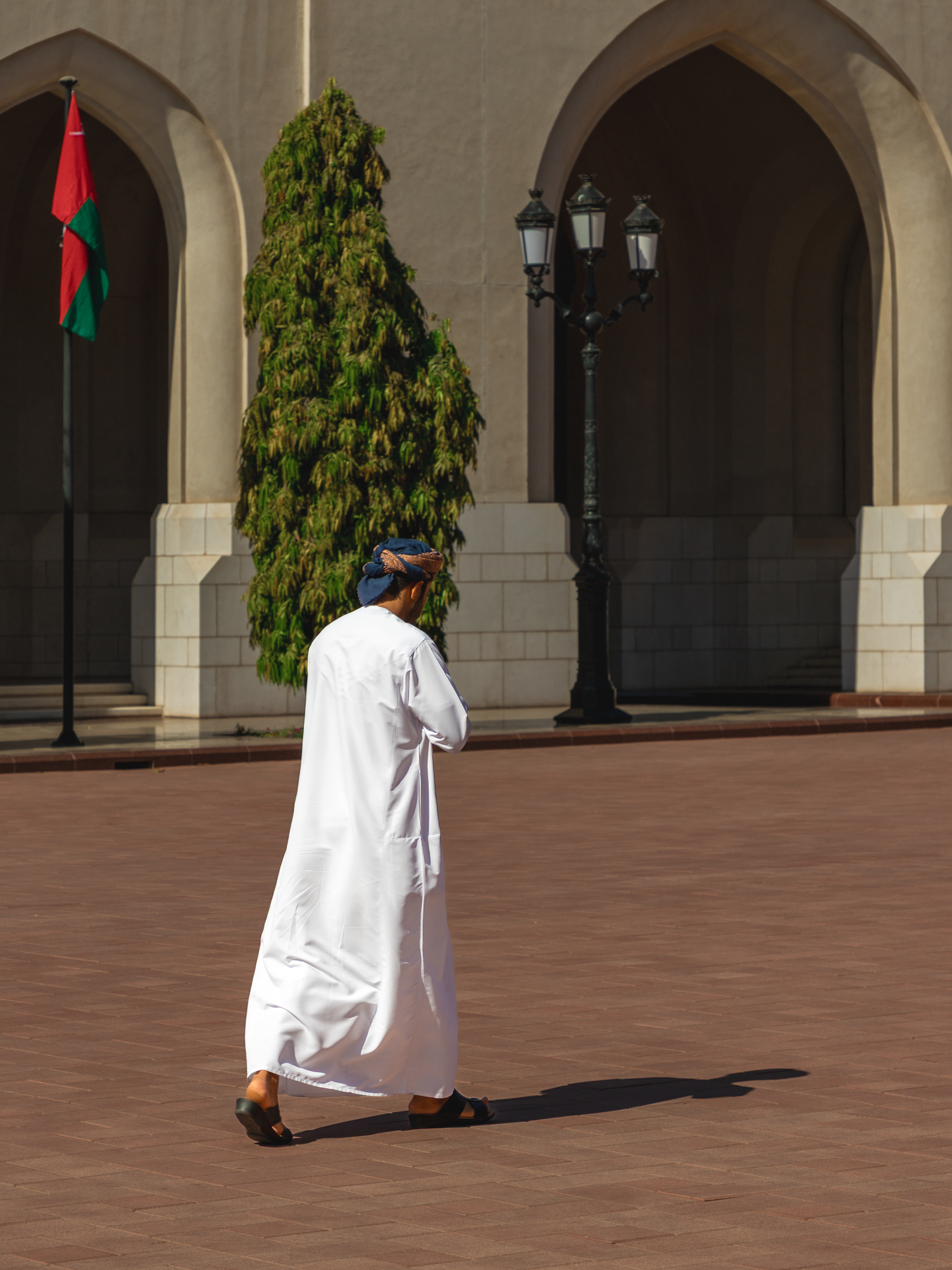 Oman - architecture, people and markets-6