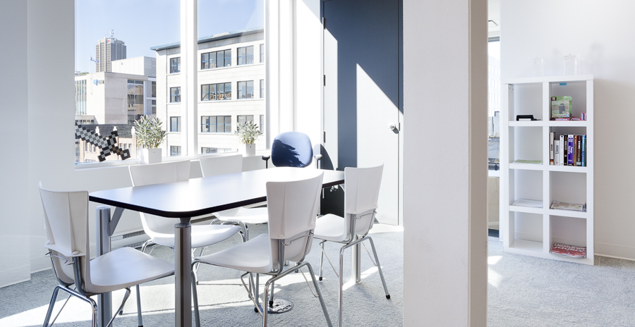 Crakmedia 办公室 | 工业风与家庭氛围的完美结合-0