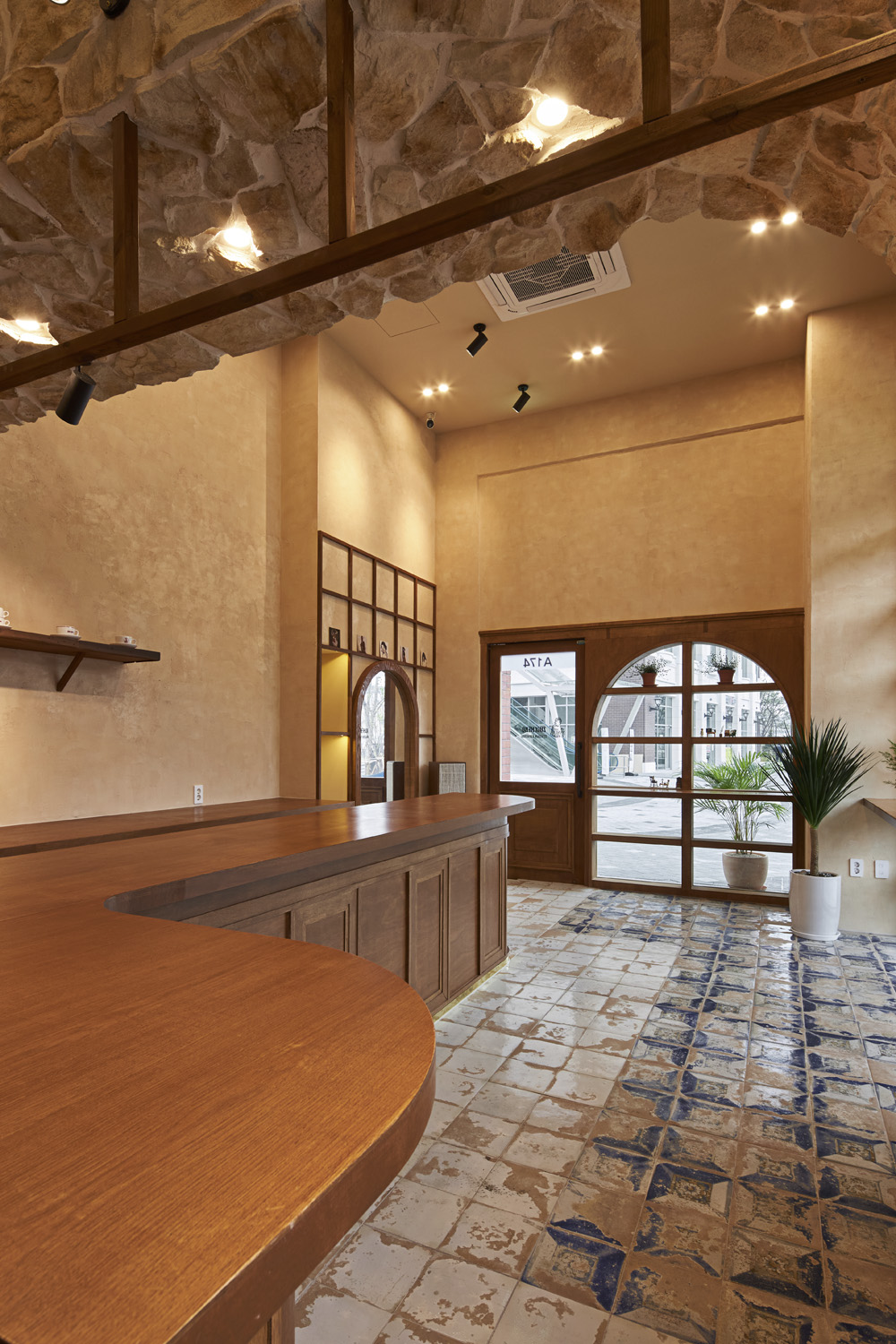 11 平米的精致咖啡厅 | 小巧而富有情调的室内设计-16