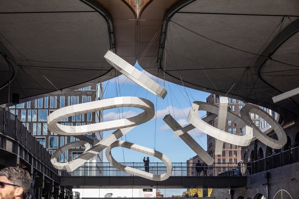 伦敦购物中心巨形灯光装置·“Space Frames”-25