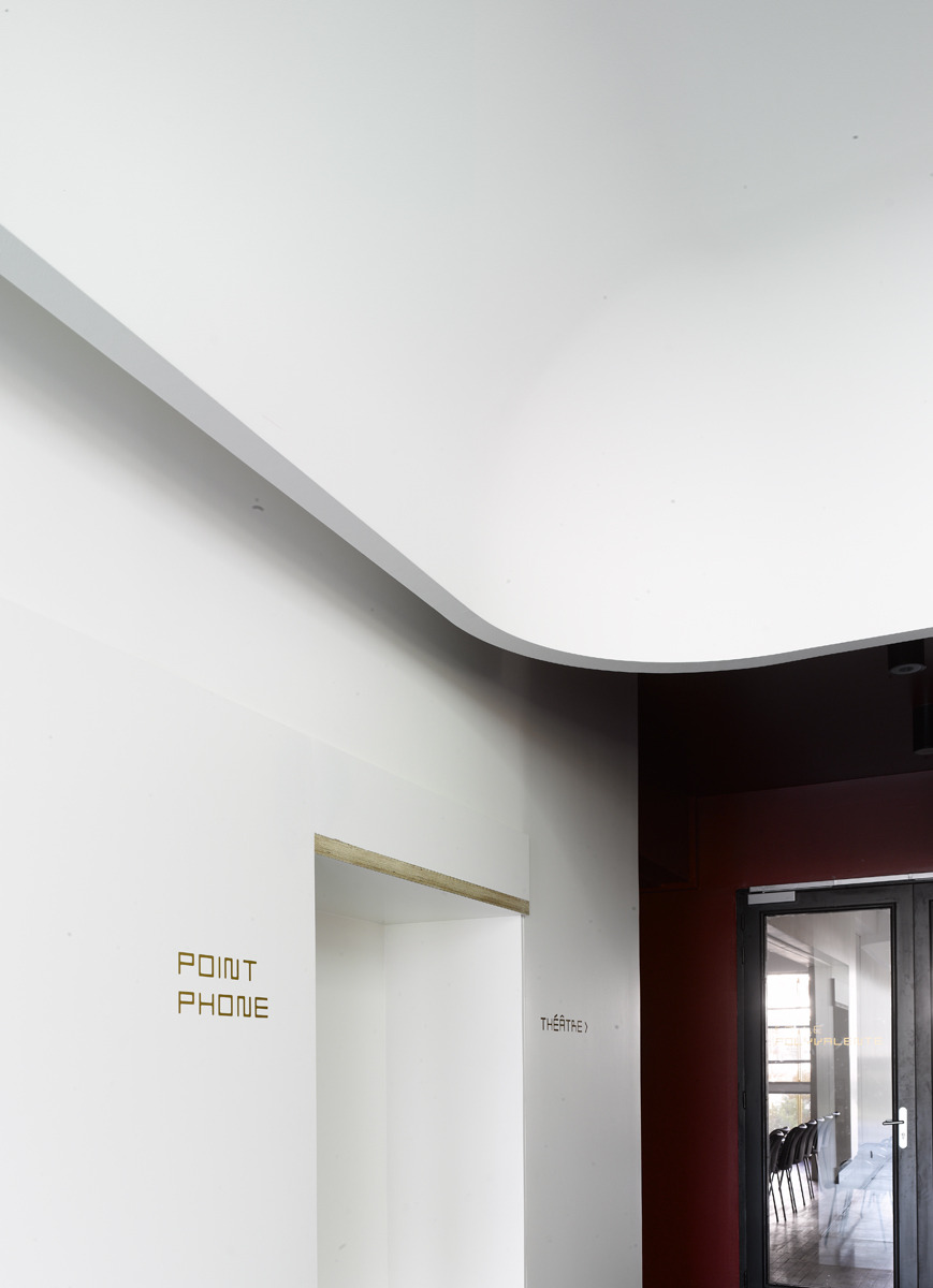 巴黎葡萄牙公寓翻新记 | 战舰灰立面展现独特魅力-21