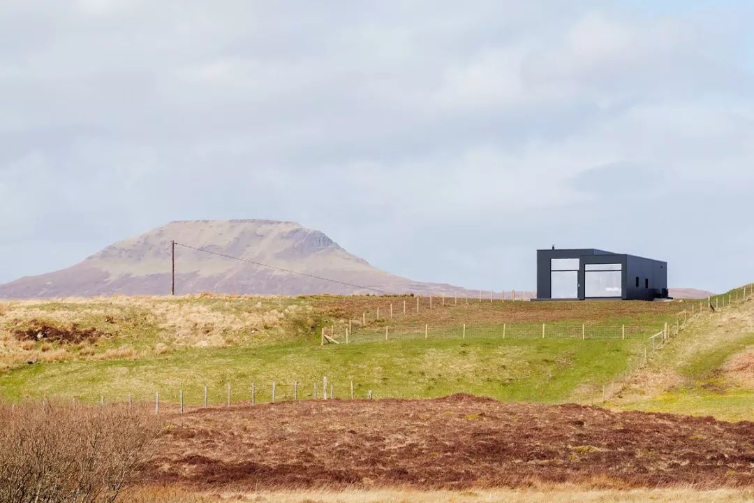 苏格兰风情与现代设计交融的格拉斯哥模块木屋-5