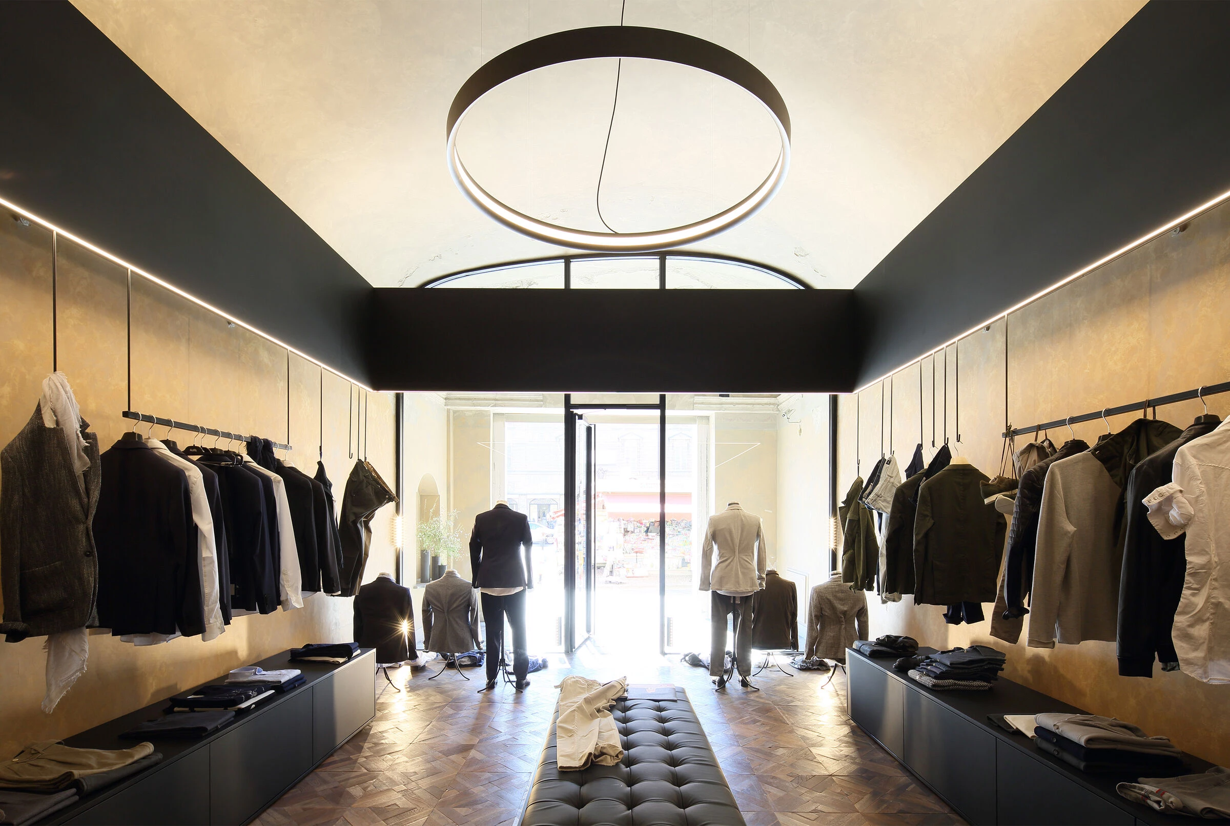 Reggio Emilia 服装店室内设计丨意大利雷焦艾米利亚-13