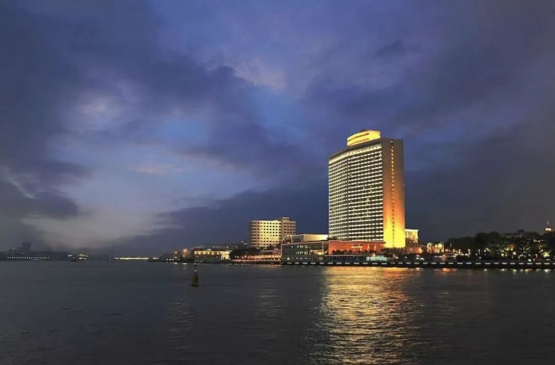 广州白天鹅宾馆酒店大堂设计丨中国广州-12