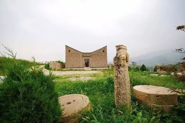 美剧《摩登家庭》里没人要的豪宅,竟然是这位世界级知名建筑师的家!儿子还是当红小鲜肉!-210