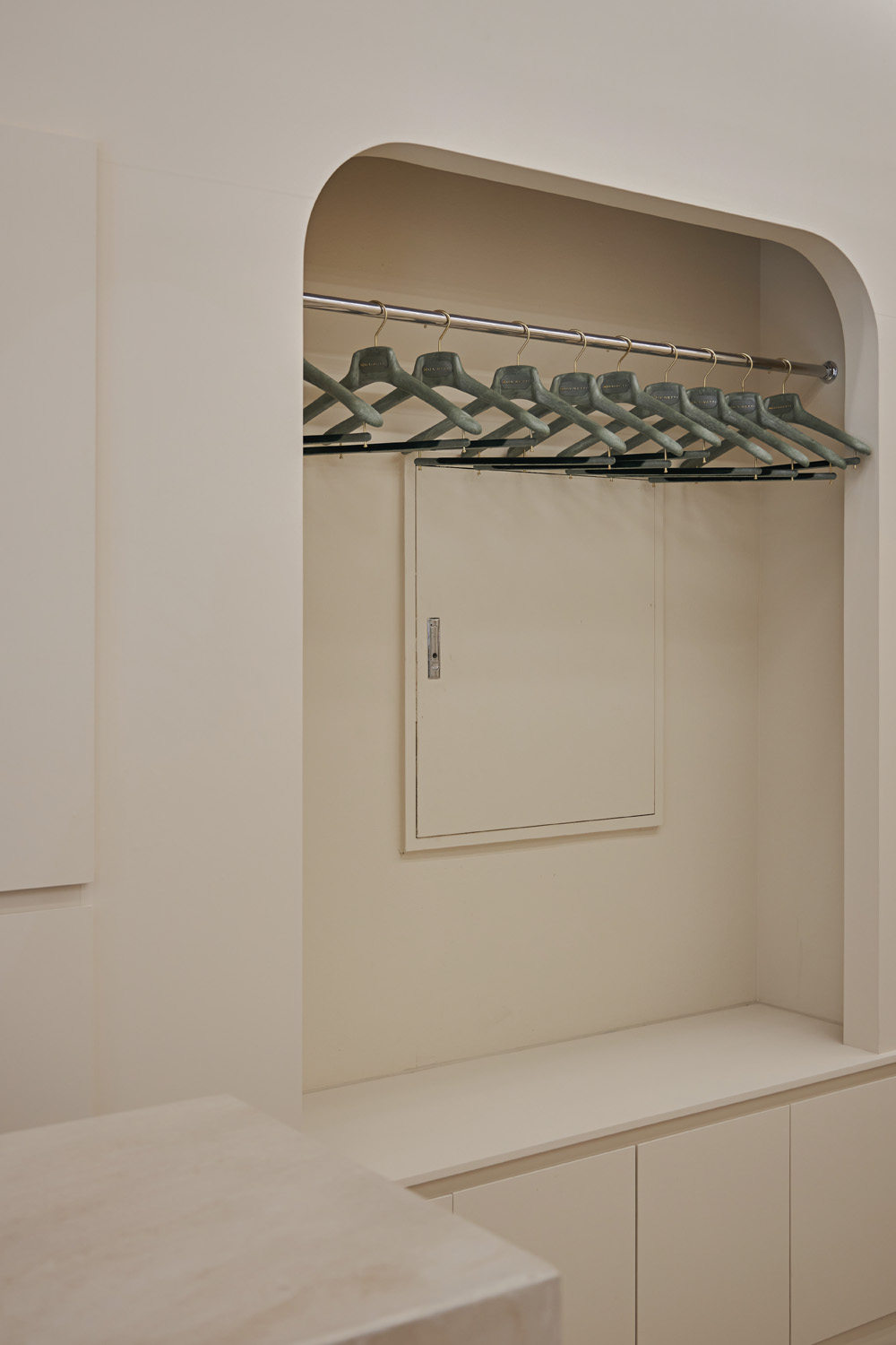 现代简约 30 平米美容室设计-21