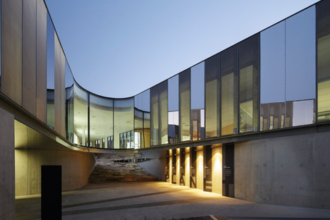 Australian Plant Bank by BVN Donovan Hill for preservation of seeds-16